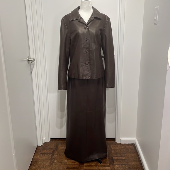 DANIER Leather Jacket size L.    $50 - Picture 13 of 13